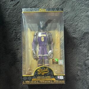 Funko Chase Gold LeBron James NBA Figure